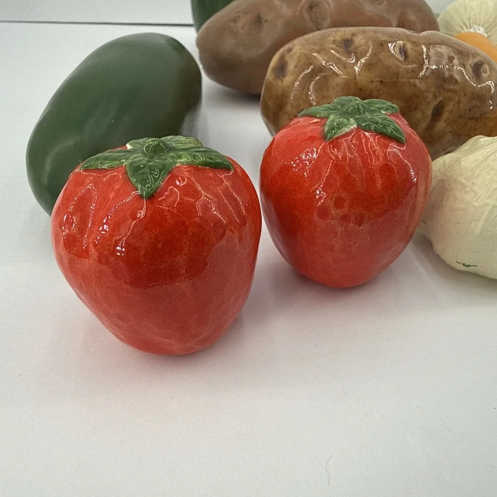 Vtg 15 Pc Lot of Ceramic Vegetables Real Size Tomato Potato Onion Garlic Pepper
